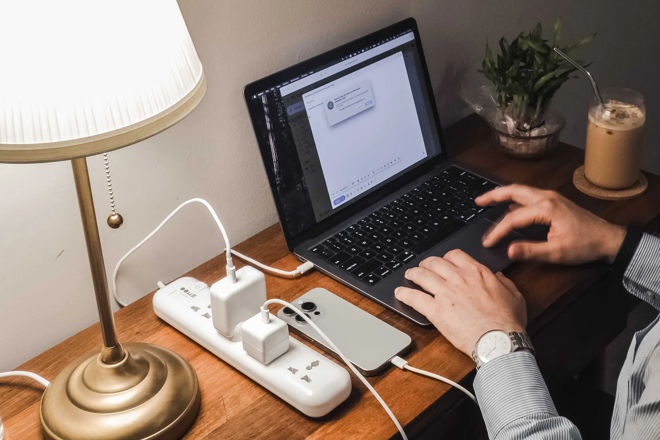 Office desk power strip OOME office desk power strip, compact and efficient solution for powering multiple devices on your desk with surge protection and safety features.